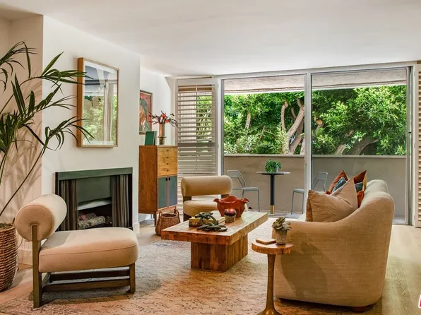 11645 Montana Ave APT 101, Los Angeles, CA 90049