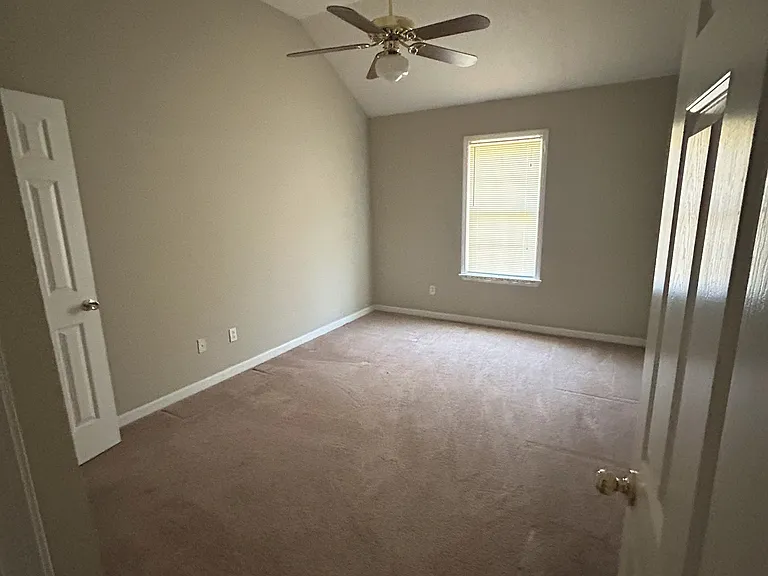 108 Creekwood Dr — Photo 10