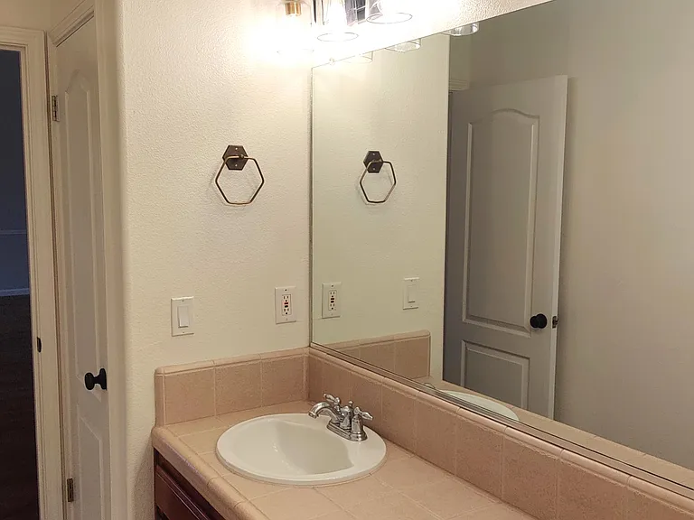 678 Prescott Ave — Photo 22