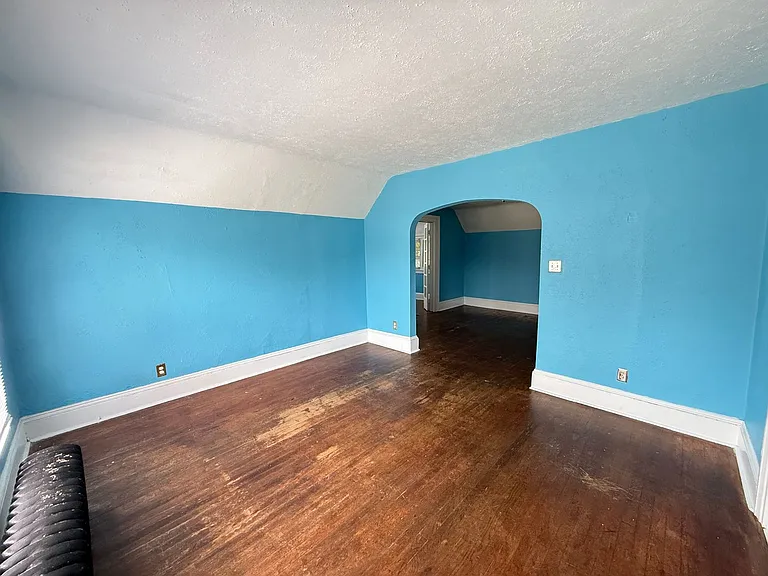 406 W Washington Ave — Photo 8