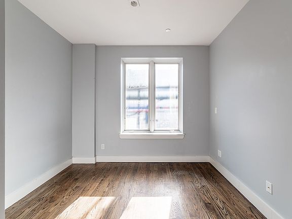 5th image of 573 Van Buren St #2R