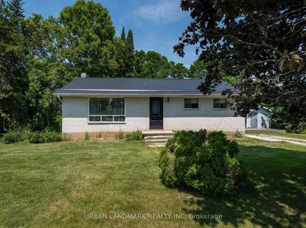 22 Queen Victoria St W, Centre Hastings, ON K0K 2K0