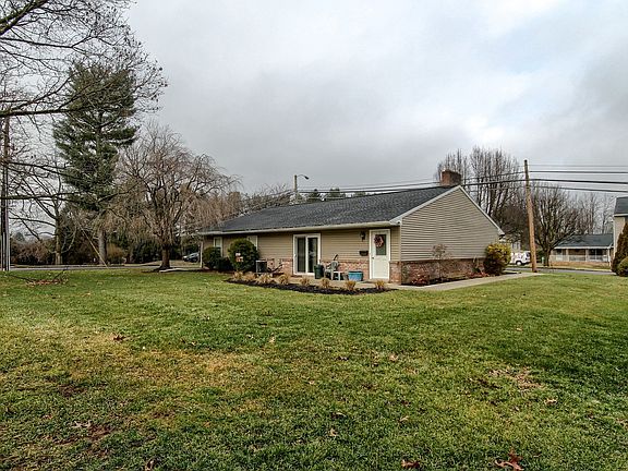 3rd image of 544 Allison Dr