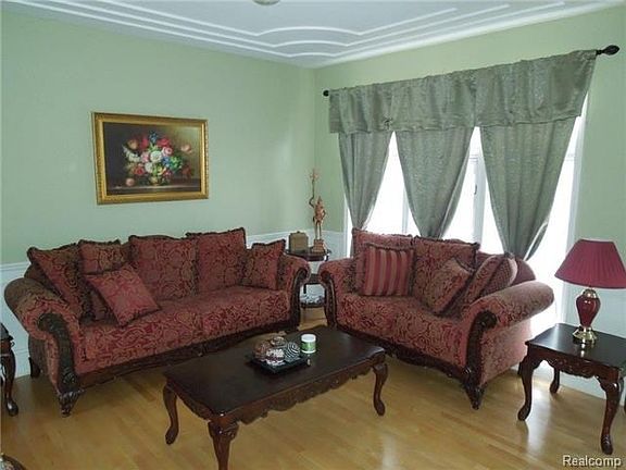 2nd image of 26 Pine Creek Ct