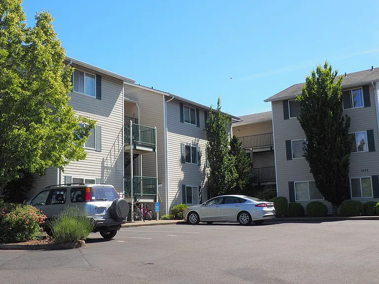 Grayson Apartments — Photo 1