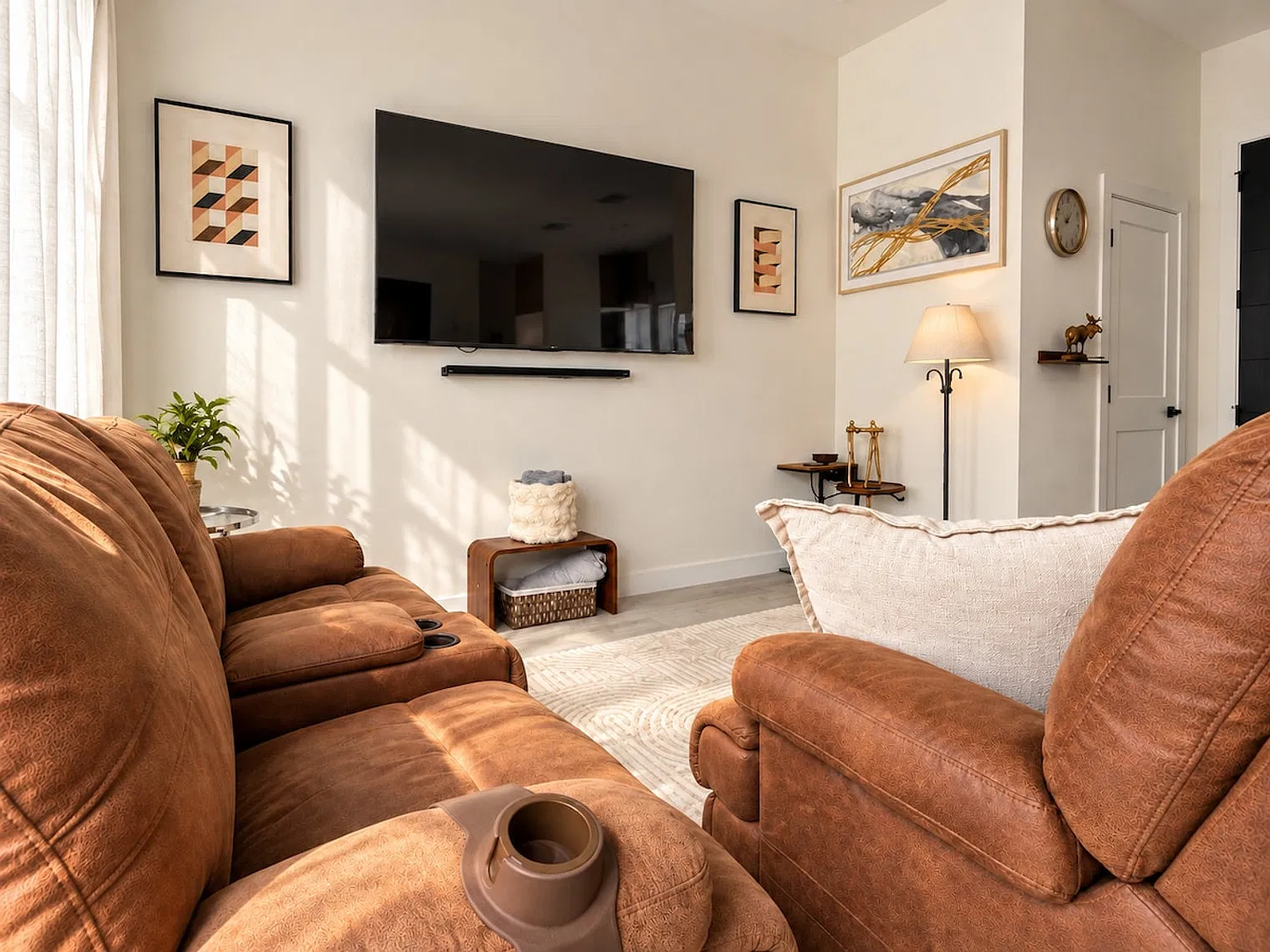 2 bed, 2.0 bath, 1593 sqft, $8,615 — Photo 4