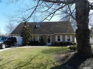 10 Paul St, Port Jefferson Station, NY 11776
