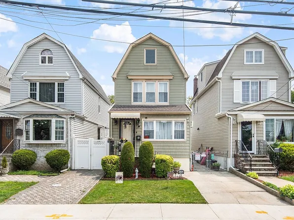 8804 Aubrey Ave, Ridgewood, NY 11385