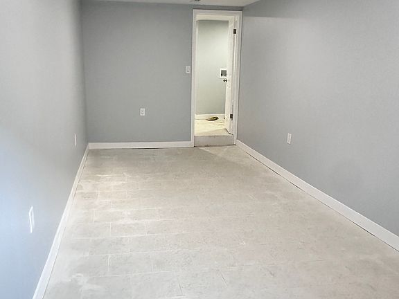 4th image of 5157 Whitaker Ave