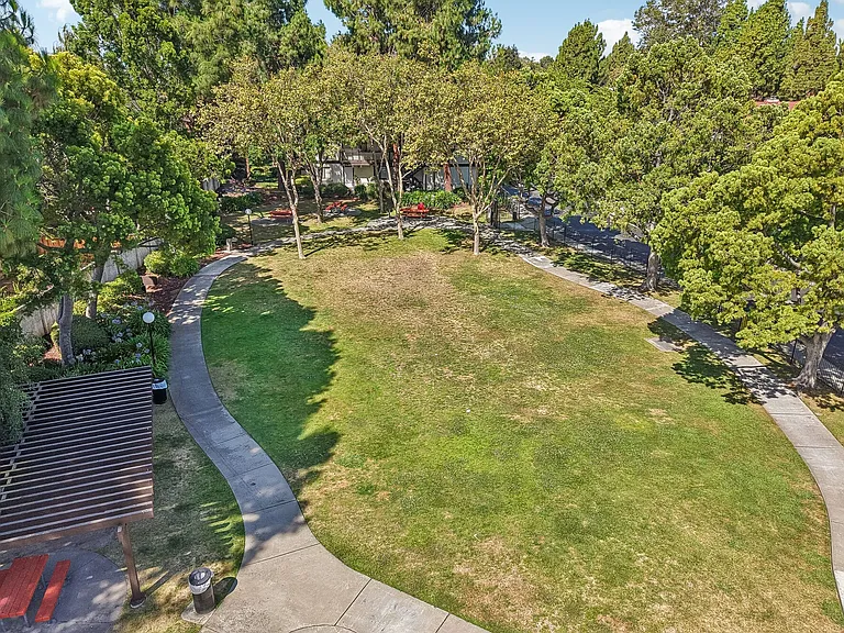 Ardenwood Forest Rental Condos — Photo 18