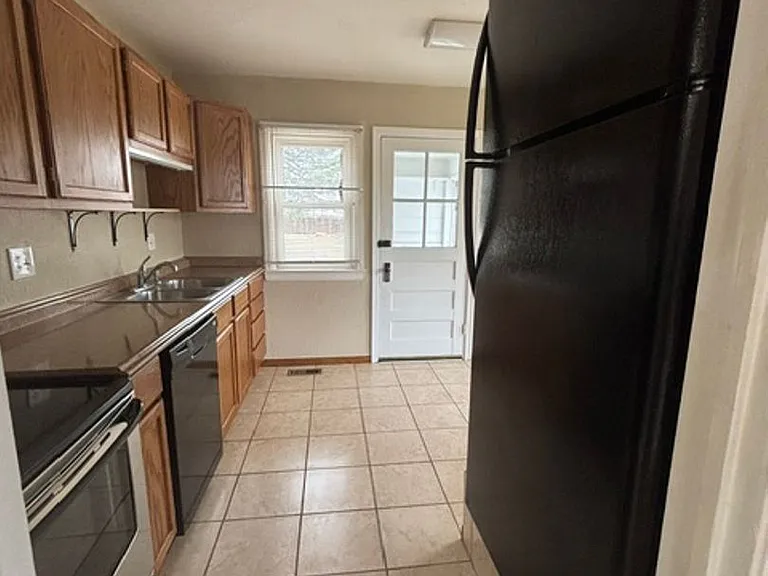 2102 S 3rd Ave — Photo 19