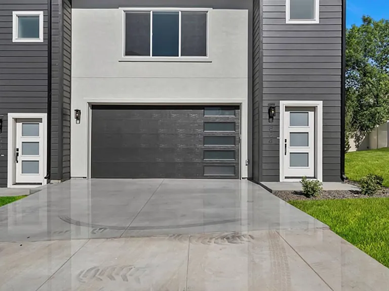 Bradbury Luxury Townhomes — Photo 18