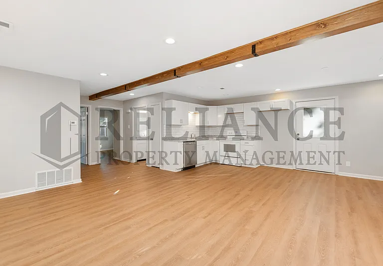300 W Breese Ave — Photo 5
