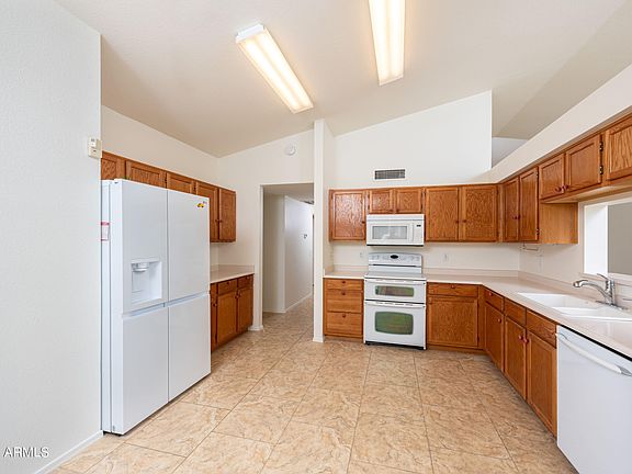 4th image of 1622 E Palm Beach Drive