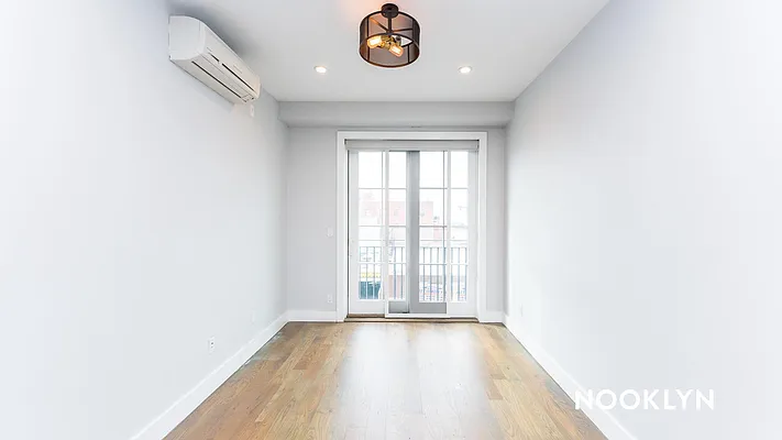 Rented by Nooklyn NYC LLC | media 24