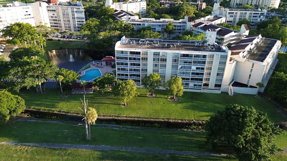 Building Photo - 7051 Environ Blvd #436