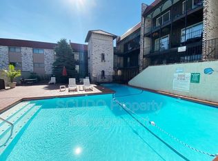 5004 Grand Ave APT C, Kansas City, MO 64112
