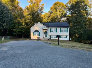 11 Ebony Ct, Fredericksburg, VA 22405