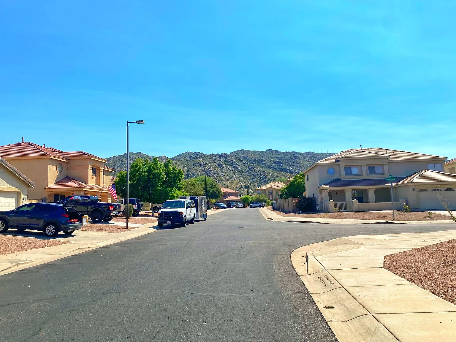 4 bed, 2806 sqft, $2,910 — Photo 4