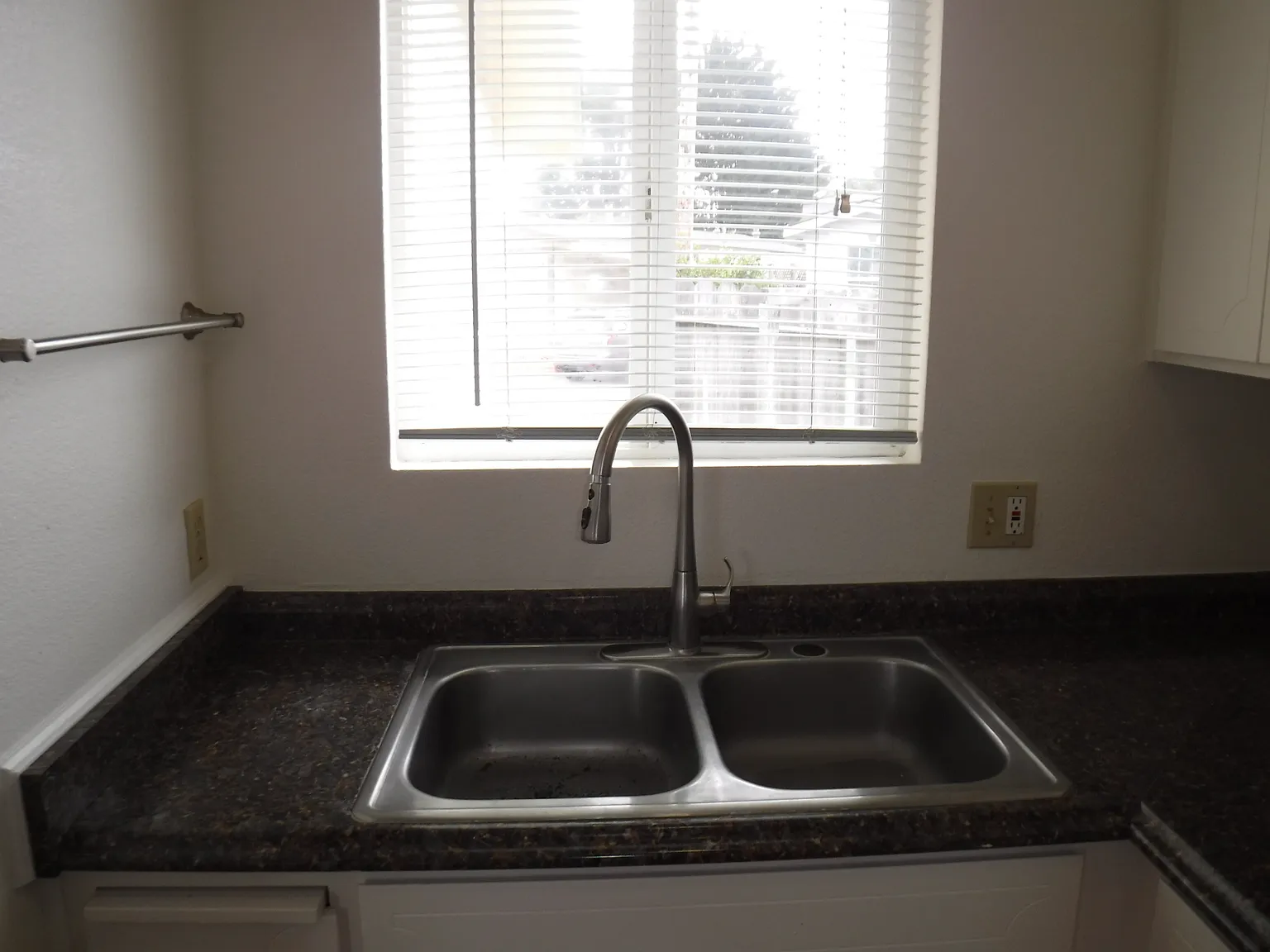 2 bed, $2,850 — Photo 4