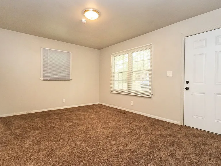 5200 Fagan St — Photo 10