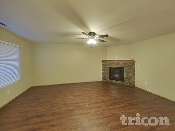 3rd image of 20015 52nd Ave E