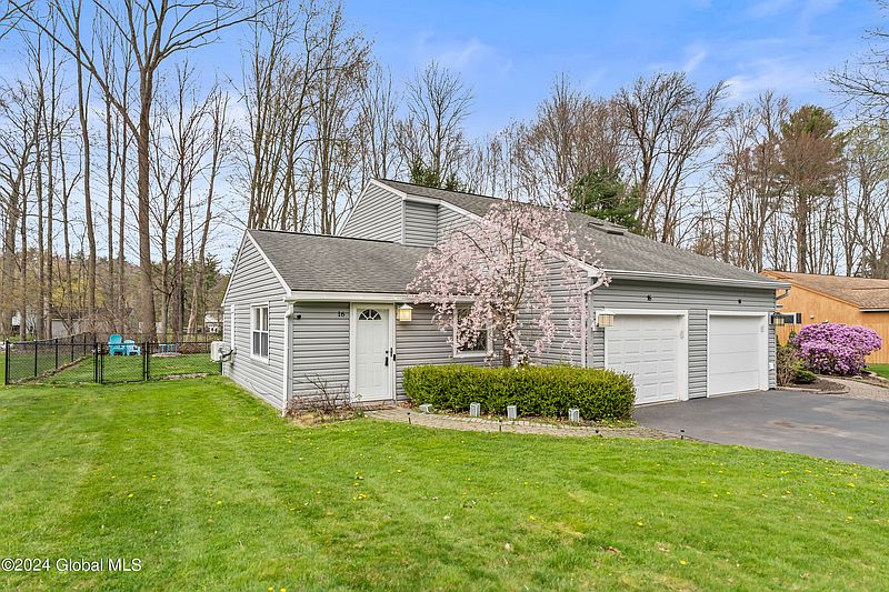 2nd image of 16 Glenbrook Drive