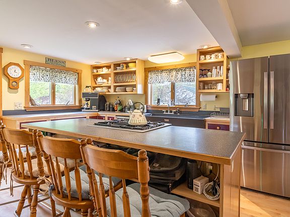 5th image of 303 Williams Road