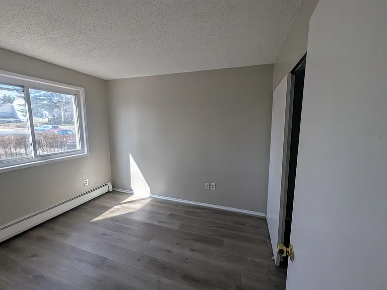 406 Barbour St #6 — Photo 6