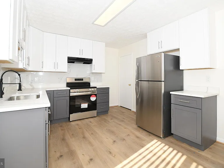 13246 Bayberry Dr #35 — Photo 8