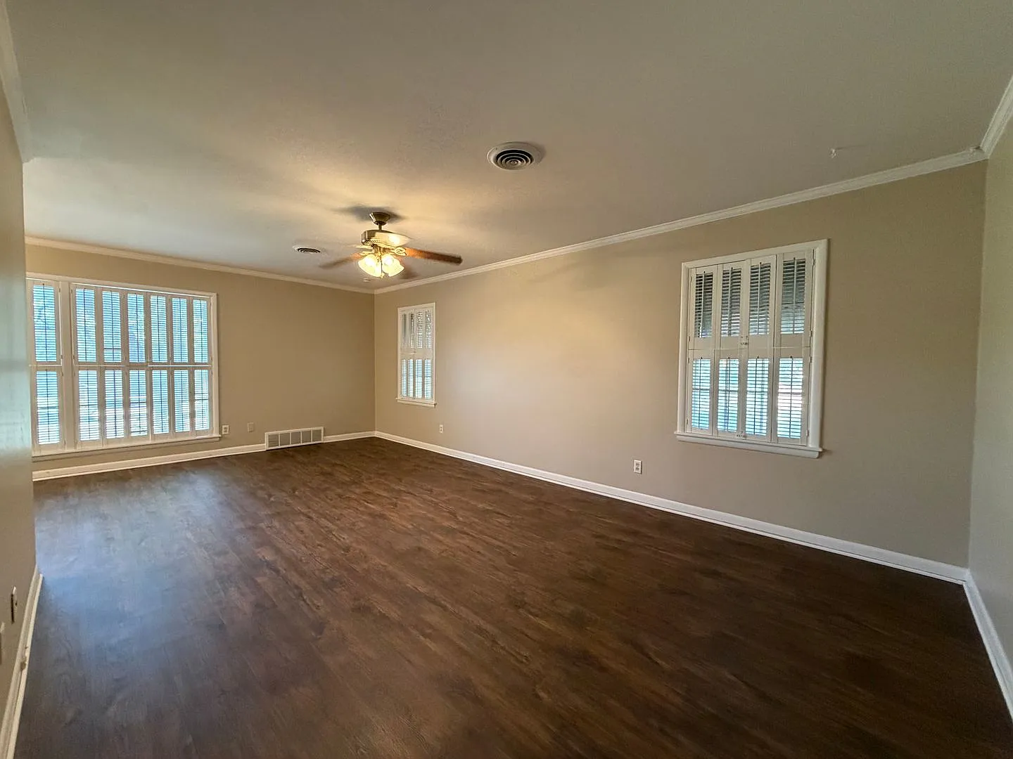 Available Now 2 Bedroom 2 Bath Duplex In Tcu Area — Photo 2