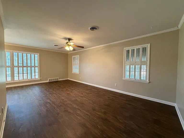 4416 Granbury Rd — Photo 3