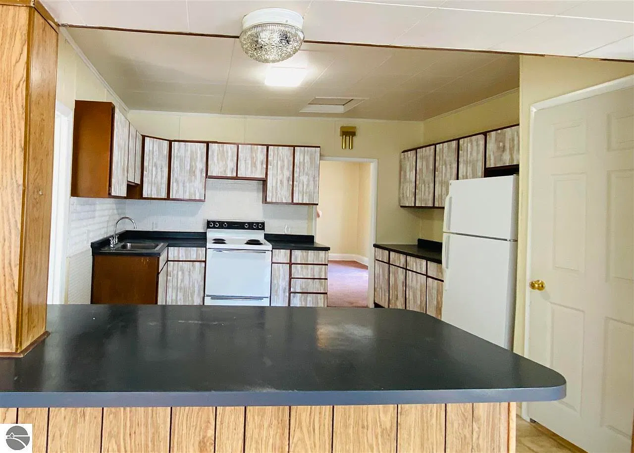 2 bed, 1.0 bath, $1,100 — Photo 3