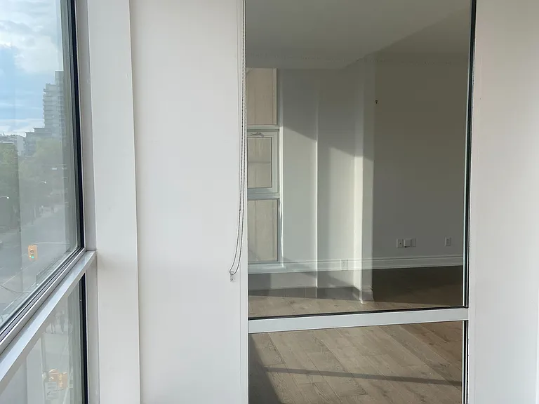 77 Avenue Rd #401 — Photo 11