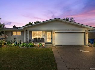 29358 Lloyd Dr, Warren, MI 48092