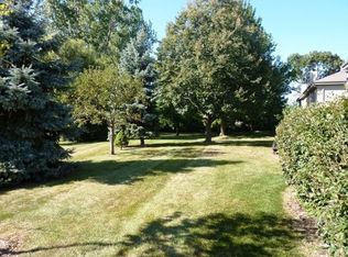 2418 Willowood Dr, Waukesha, WI 53188
