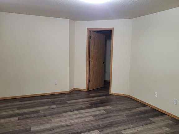 5th image of 16814 SE 18th St