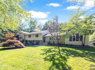 61 Brookview Dr, Woodcliff Lake, NJ 07677