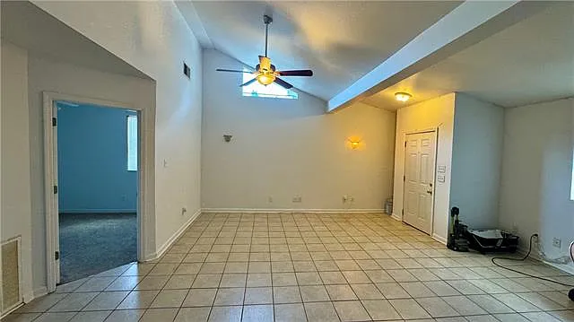 3 bed, 2.0 bath, 1254 sqft, $2,500 — Photo 3