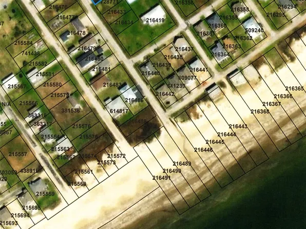 858 Townsend Dr, Crystal Beach, TX 77650