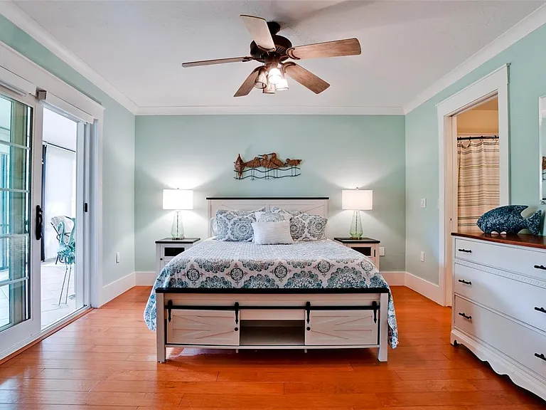 401 Palm Tree Dr — Photo 33