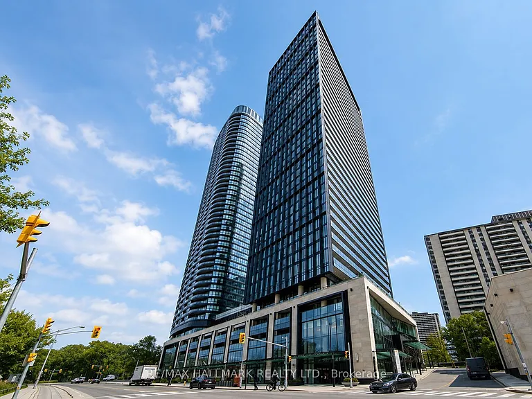 575 Bloor St E #2109 — Photo 1