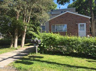 493 Den Ln #1, Greenwich, CT 06831