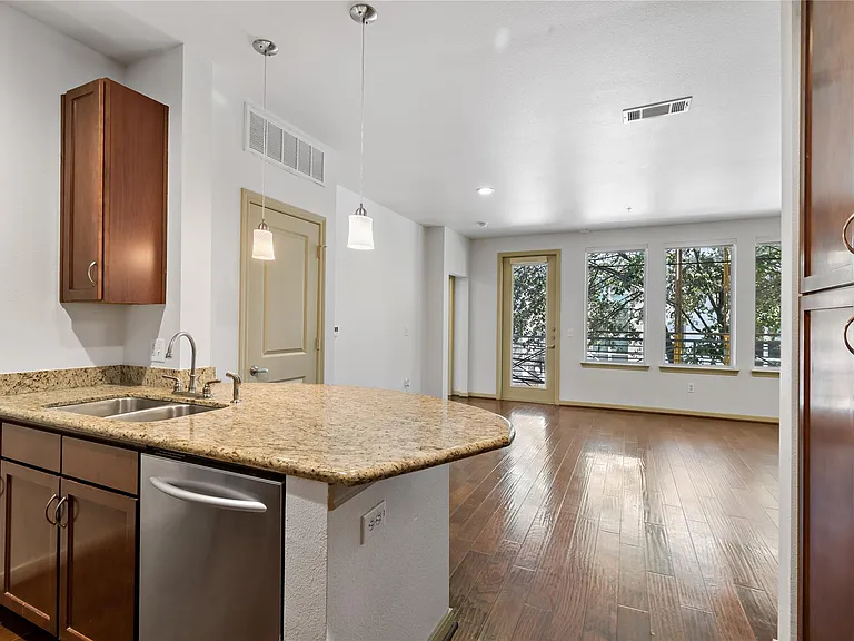 505 Jackson Hill St #103 — Photo 7