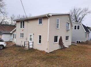 121 4th St W, Menomonie, WI 54751