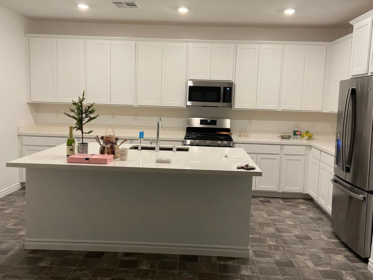 3 bed, 2000 sqft, $2,750 — Photo 4