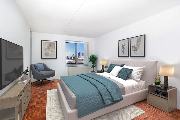 Sold by R New York | media 8