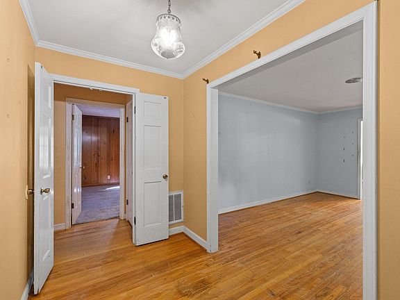 4th image of 500 Duluth St
