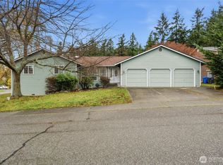 1850 NE 11th Avenue, Oak Harbor, WA 98277