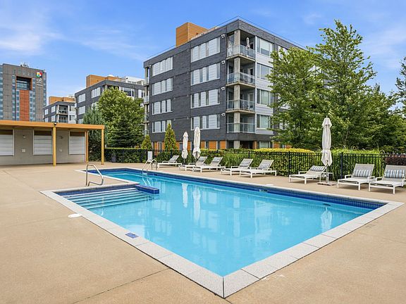 3rd image of 6305 Boulevard Rome #502